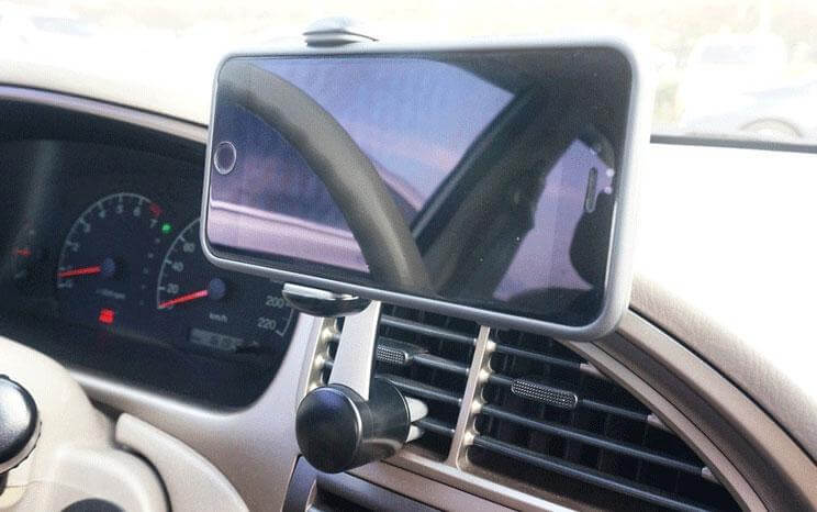 360 Rotatable Car Vent Phone Mount That Keeps Your Phone Away From Cool Or Hot Air