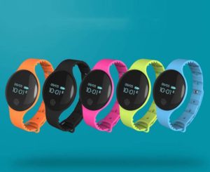 All In One Fitness Tracker With Larger Touchscreen See Everything At A Glance