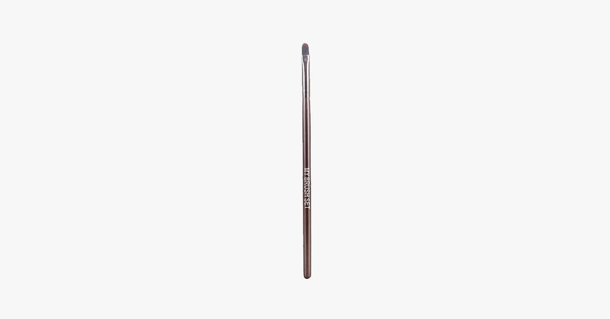 Eye Liner Brush Get Sharp Eyeliner Every Time For A Dramatic Look