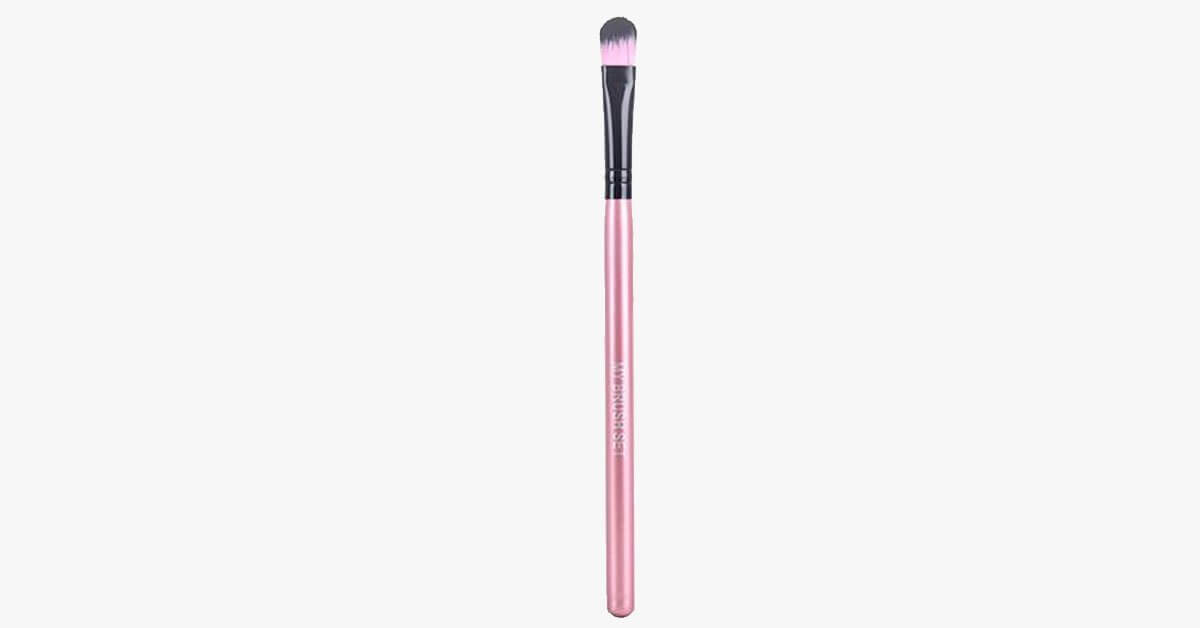 Large Eye Shadow Brush With Wide Sized Bristles Effectively Blends Your Eye Shadow