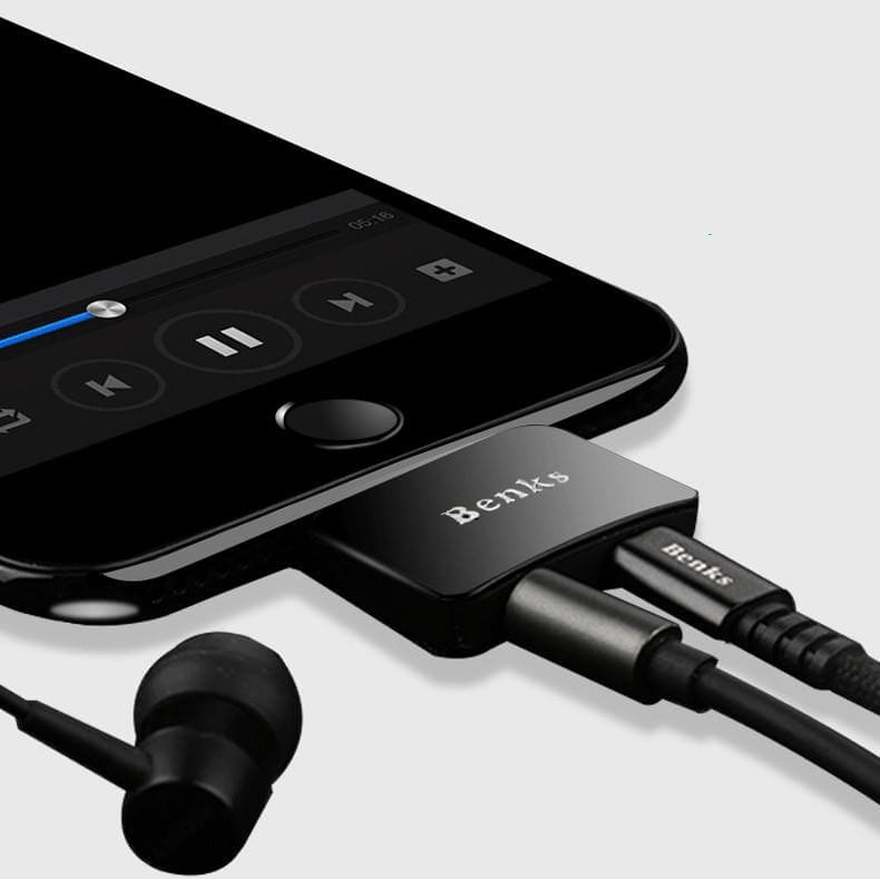 The Most Coolest Lightning Audio And Charge Adapter For Iphone 7 7Plus