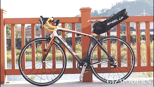 Bike Trunk Bag That Swallows All Travel Accessories for Your Next Trip