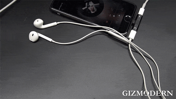 Charge Your iPhone and Listen to Headphones at the Same Time