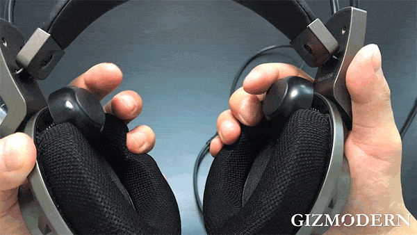 Looks-as-stunning-as-it-sounds Headset That Lets You Feel Explosions in Front of Eyes